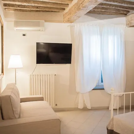 Casa Laurentius Apartment *